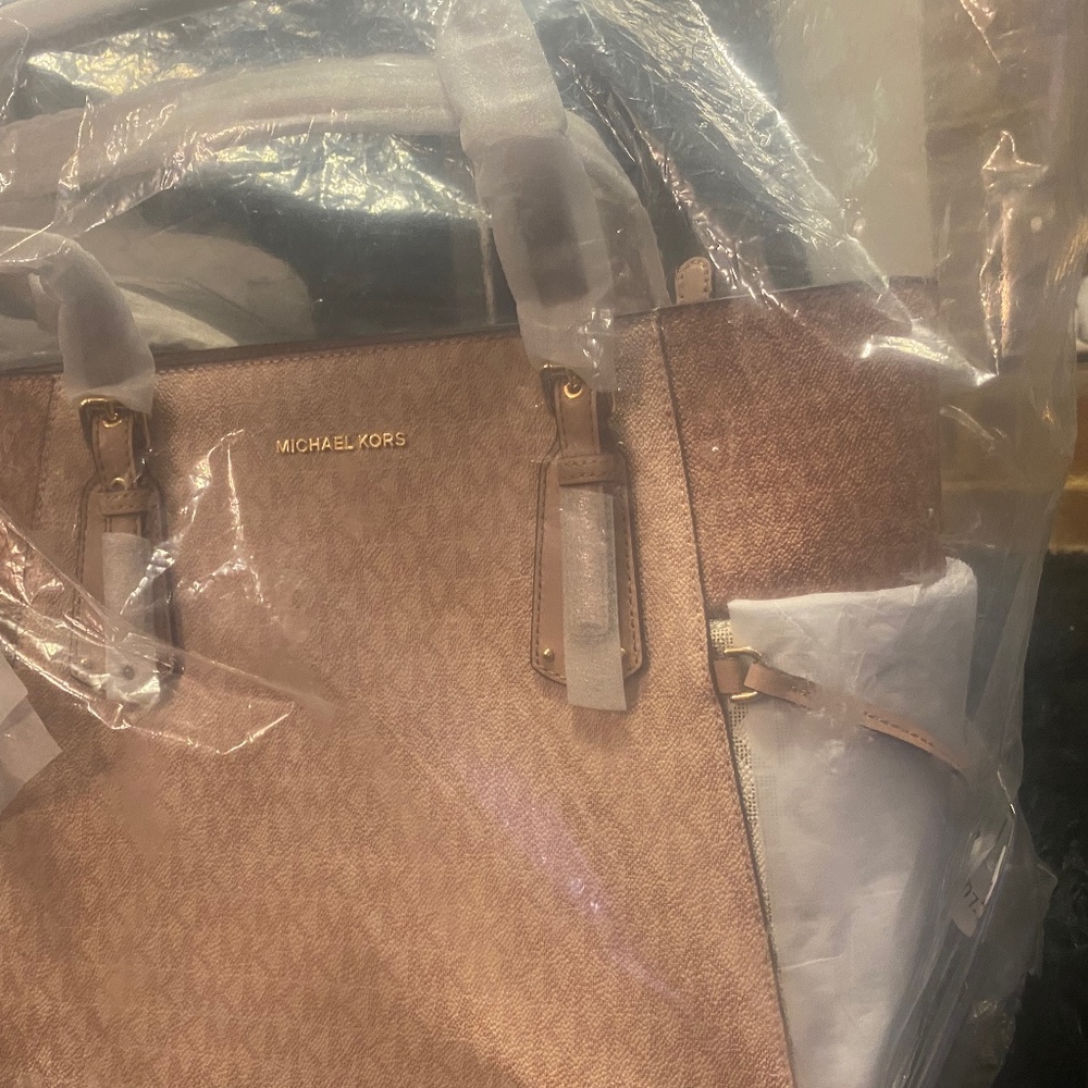 Michael Kors Hand Bag